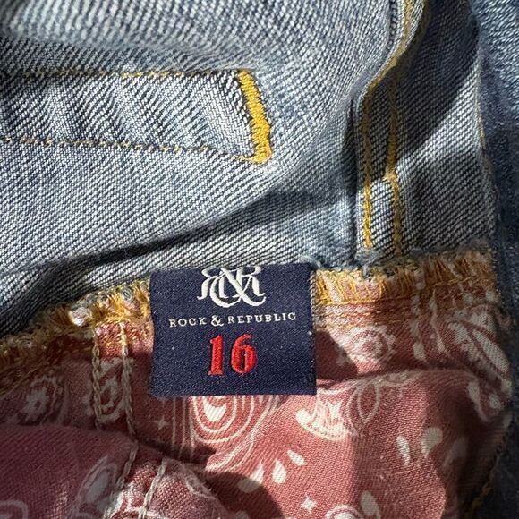 Rock & Republic Distressed Denim Shorts with Bandana Accents - Picture 4 of 4